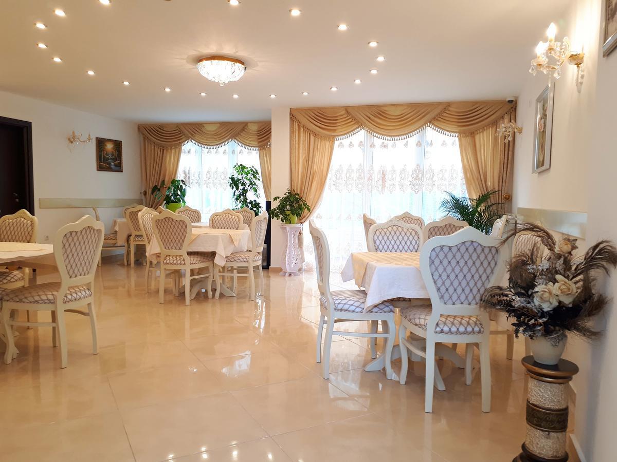 Hotel Dalia - Банкя Экстерьер фото